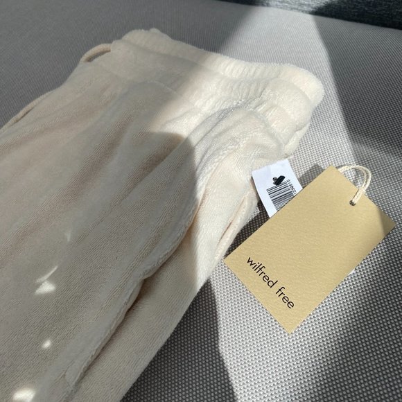 Aritzia Wilfred Free popsicle shirt - Picture 2 of 5
